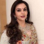 খেলোয়াড়দের ফিরিয়ে আনার যতটা সম্বভ কৌশল নীতা আম্বানির